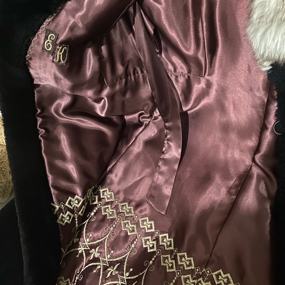 Fox Fur Coat - Picture 5 of 5